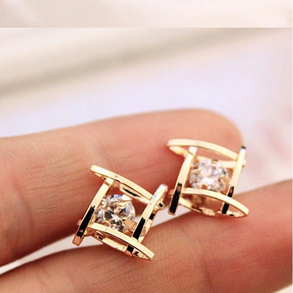 Gorgeous Square Zircon Stud Earrings - Picture 6 of 7